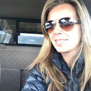 Meet your Posher, Desiree